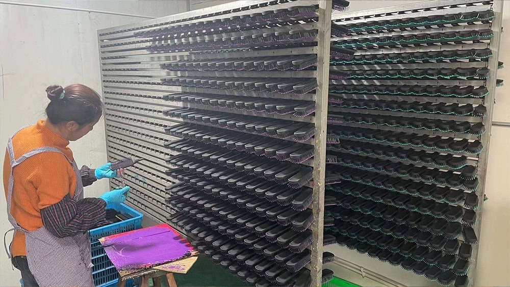 hair-brush-handle-spray-painting-surface-finishing-drying-room
